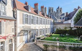 L'Hotel De Panette, Un Exceptionnel Chateau En Coeur De Ville